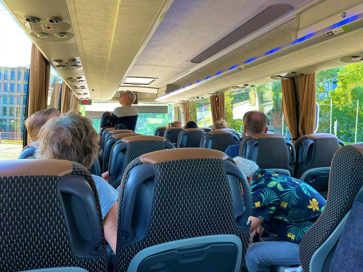 Vanuit Arnhem vertrokken met de bus naar <a href="/amsterdampride/">Pride Amsterdam</a> als gast van de <a href="/provgelderland/">Provincie Gelderland</a> op hun boot tijdens de Canal Parade vanmiddag. 🏳️‍🌈🏳️‍⚧️🌈