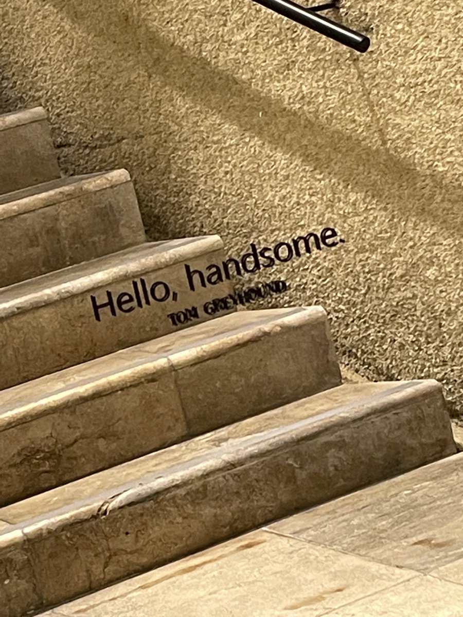TurtleLoveCat's tweet photo. 🐱: oh my stop it

because the wording on the picture says 'Hello, handsome' hsjshsj changkyun's humor please 😭😂 https://t.co/5WyY8aoRc7