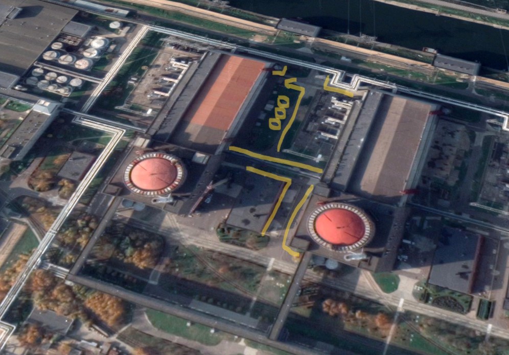 Arvelleg1's tweet image. @Geoconfirmed @WarMonitor3 @DefMon3 @IAPonomarenko @iaeaorg 
The trucks enter into this building: goo.gl/maps/YwmUgrUVq…