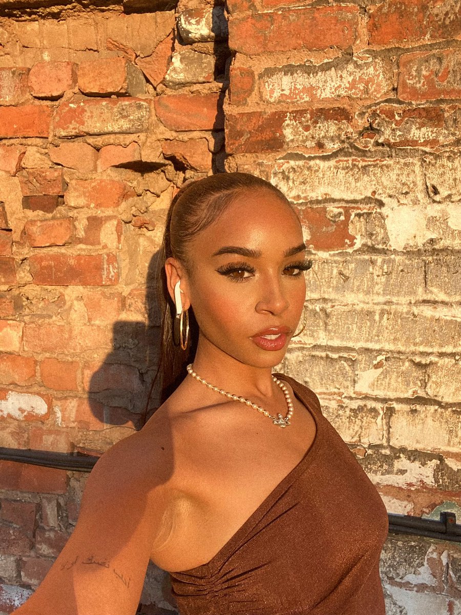 Courtneyjmai_'s tweet photo. Fine Jamaican Women Thread ⤵️⬇️🔽🇯🇲 https://t.co/mtYZZeKMn7