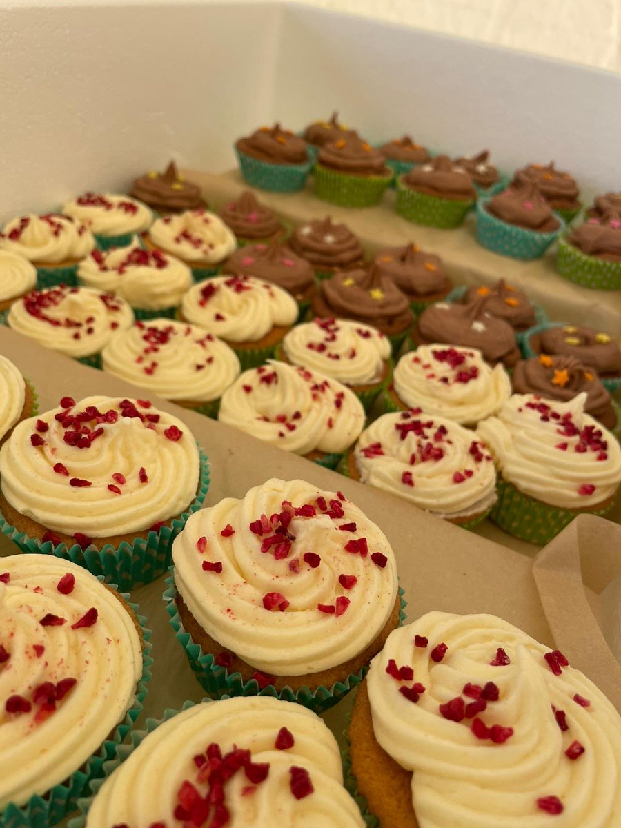 ShropFarmVets's tweet photo. The cake sale is on at Oswestry Show - we are raising money for the cousin of our vet Nathan, who has had severe illness with long covid. Please pop by today if you are at the show! Follow the link to find out more https://t.co/9WF3V5FpiN https://t.co/hq90yFSc37