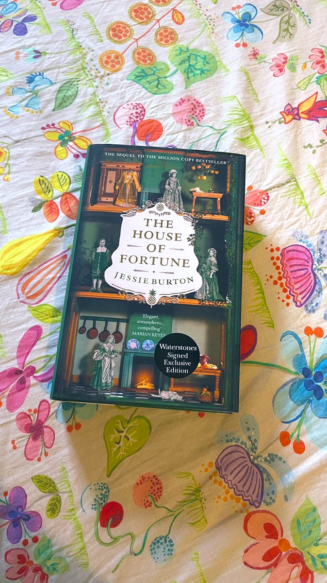 biscottinobooks's tweet photo. Handsome editions and where to find them 💚💚💚 I was despairing it would never arrive, but it did! Happy day! #TheHouseOfFortune #JessieBurton #booktwt #booktwitter #booklove #waterstonesedition #prettybook @Waterstones @picadorbooks https://t.co/cXBnRFxy3K