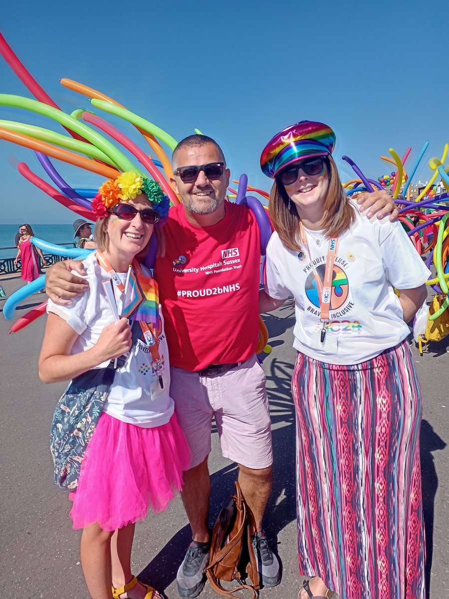 Ic24Quality's tweet photo. Great to see @UHSussex colleagues at #BrightonPride. You look amazing 😍🏳️‍🌈!! #WeStandTogether #NHSPartners #MadeToBeBrave @ic24uk @millsy0612 https://t.co/kczCR6bXlT