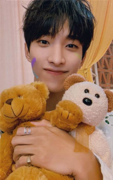 sjymails_'s tweet photo. hi does anyone have this pc po na willing maki pag trade tysm ! #eishawants
ᰔᩚ have: please check my pinned for the pcs
ᰔᩚ minimal marks is ok ! 
-rts are highly appreciated 🫶🏻
t.🏷️wtt lft dk weverse fts teddy bear pc enhypen pcs https://t.co/mAijKP876M