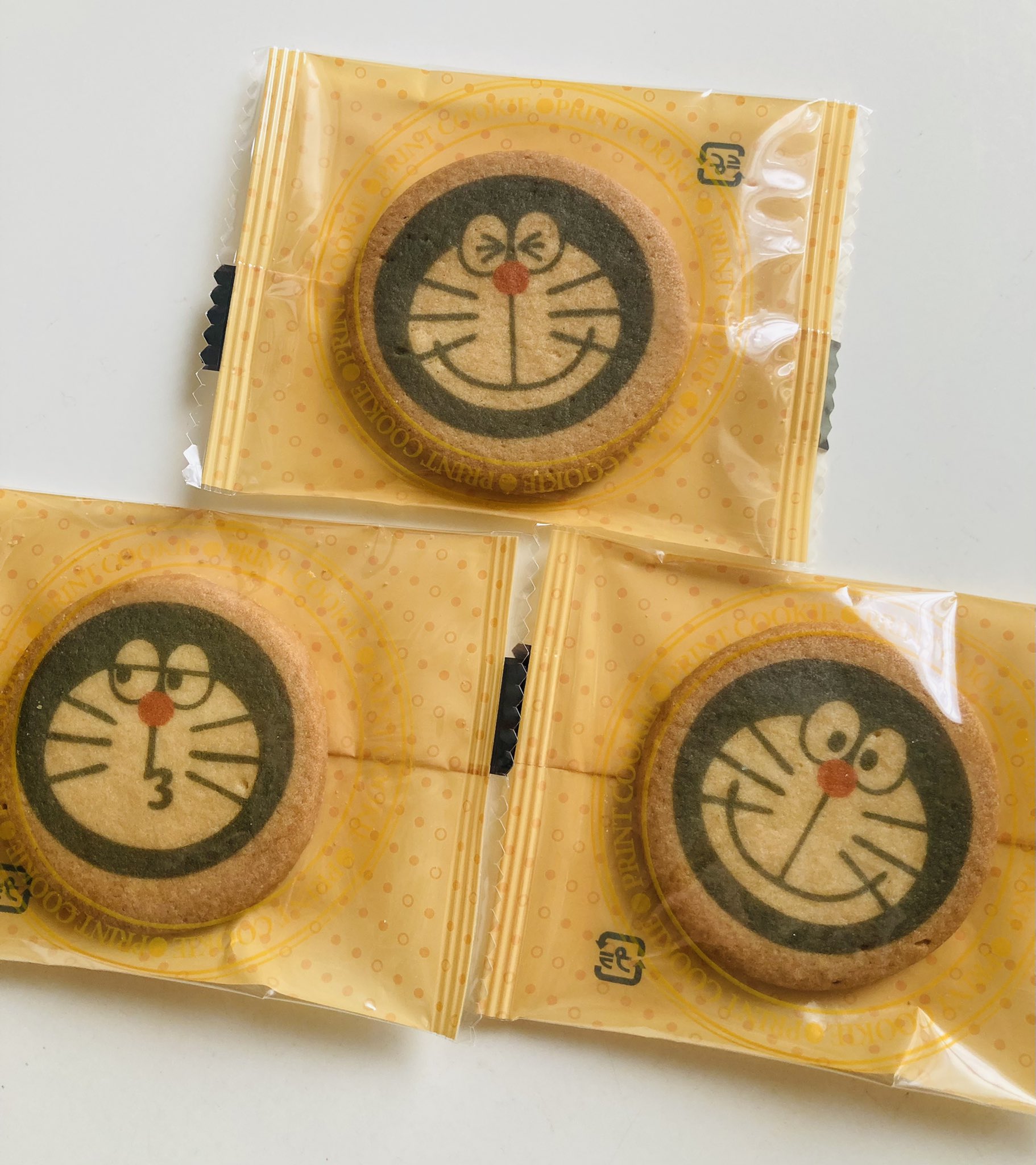 あおい ドラえもんクッキー缶 可愛くて美味しかったー 缶はスマホサイズ ドラえもん癒される T Co Ldkw6nytum Twitter
