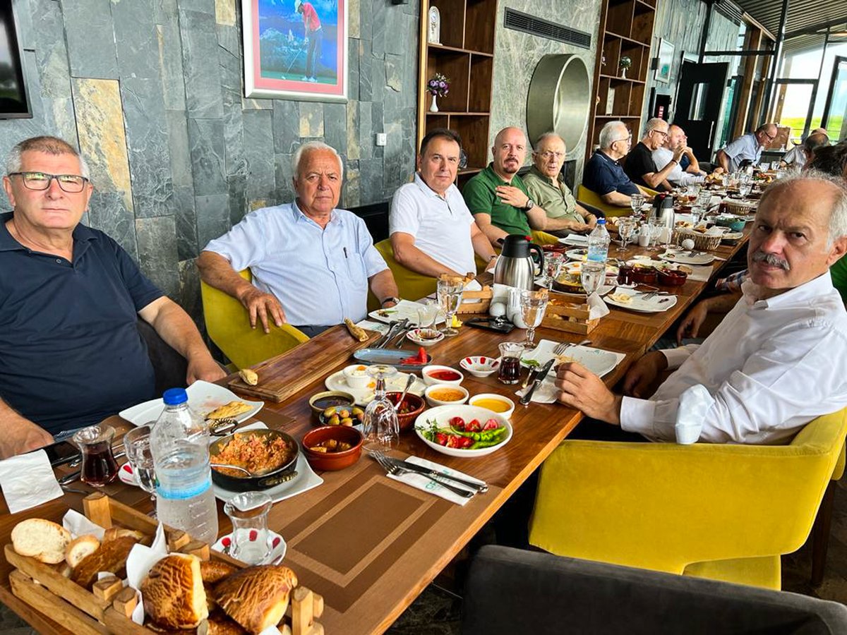 Samsunlu iş insanları ve yöneticilerinden oluşan Cumartesi Kahvaltı Grubu Samsun Golf Kulübü’nde Samsunspor Futbol Kulübü AŞ Başkan Vekilimiz Veysel Bilen, Genel Müdürümüz Soner Soykan ve Samsunspor Kulübü Derneği Başkan Vekilimiz Savar Boyar’ı ağırladı
🌍 samsunspor.org.tr/haberDetay.php…