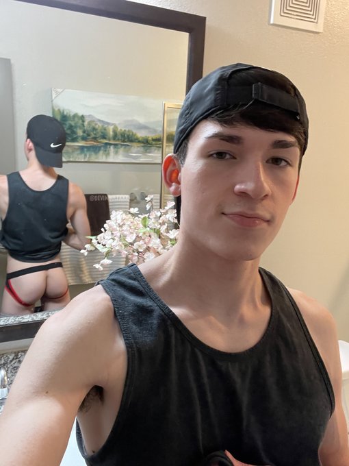 open for business 😉 https://t.co/uhVOwTpbHP<a href="/tag/shampoochallenge"class="tags"><span>#shampoochallenge</span></a>