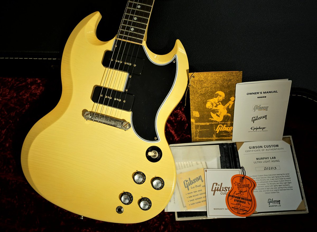 GCLUB_TOKYO's tweet photo. 【New Arrival】
Gibson Custom Shop
M2M Murphy Lab 1963 SG Special Lightning Bar 
Antique Classic White
Ultra Light Aged S/N 202213
特注オーダーカラー、ヴィンテージ風に色焼けしたポラリスホワイトです。
https://t.co/6yXkhoWeic
@CustomGibson @GibsonJapan 
#Gibson #SG #MurphyAged https://t.co/7X14L2w3M6