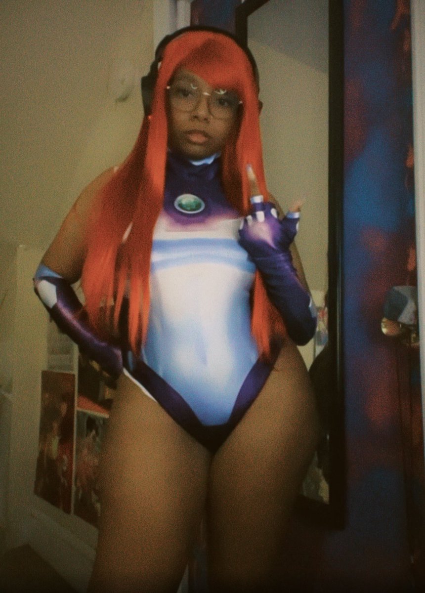 HiddenKyoshi's tweet photo. Starfire 🖤 #blackcosplayer #TeenTitans #starfirecosplay https://t.co/zxHpcB5M5p