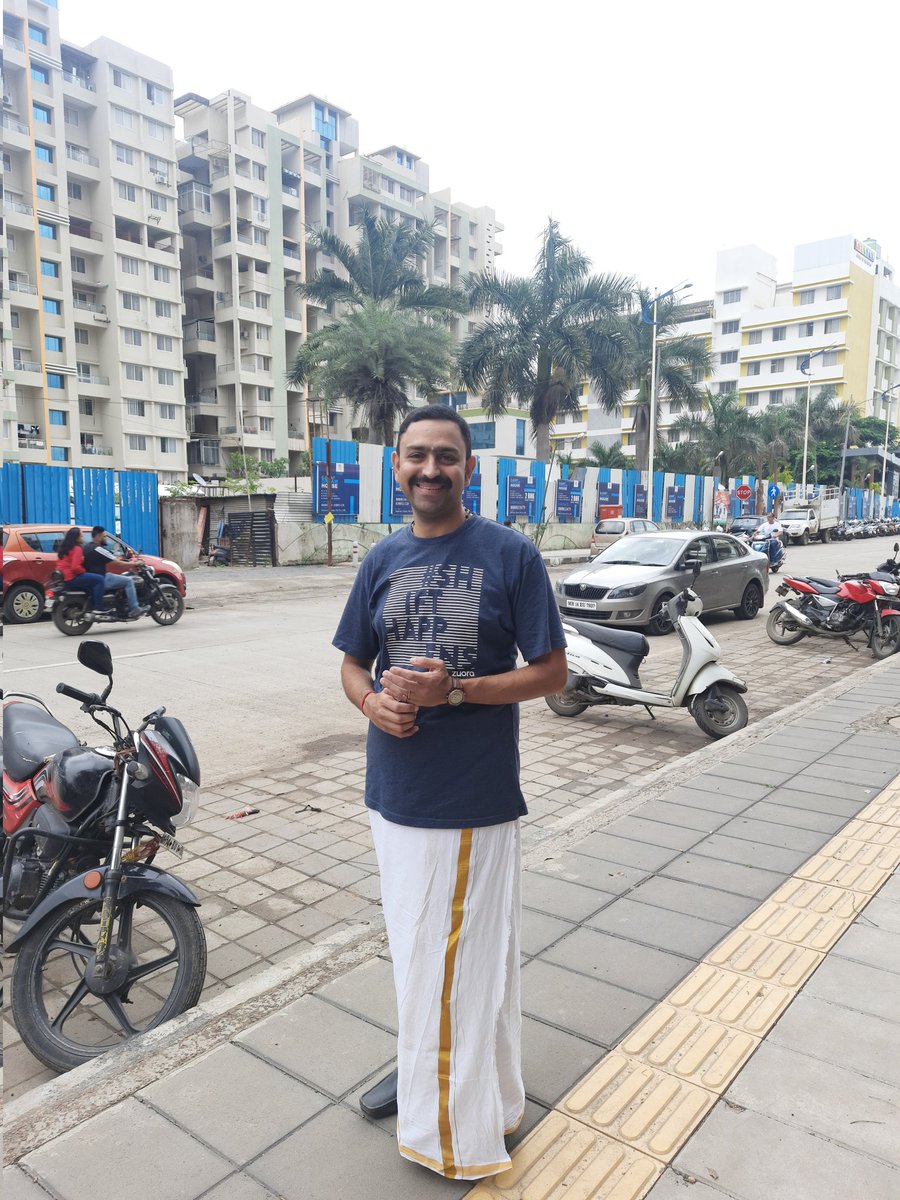 Avinash_Aiyer's tweet photo. @jsaideepak: Bringing in the #Kumbhakonam flavor to #Pune. 

#IndicIdentity #Bharat #IndiaThatIsBharat

@SuriBab72761359 @raam_s13 @rakeshgl @sini008 @ishafoundation https://t.co/yIwPVpeyyZ