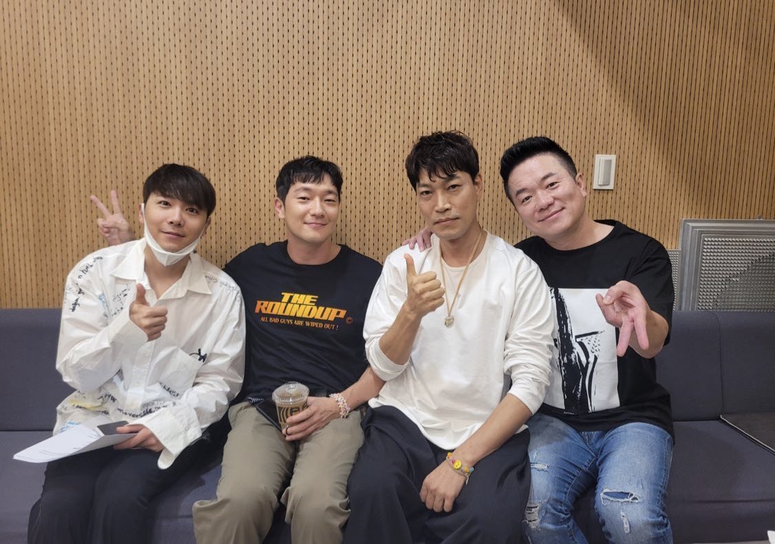 jxxexaen's tweet photo. 섴구 바빠서 컬투쇼 또 못나오려나 
나와서 노래 불러줘 아조시 https://t.co/DwJnkc5TwE