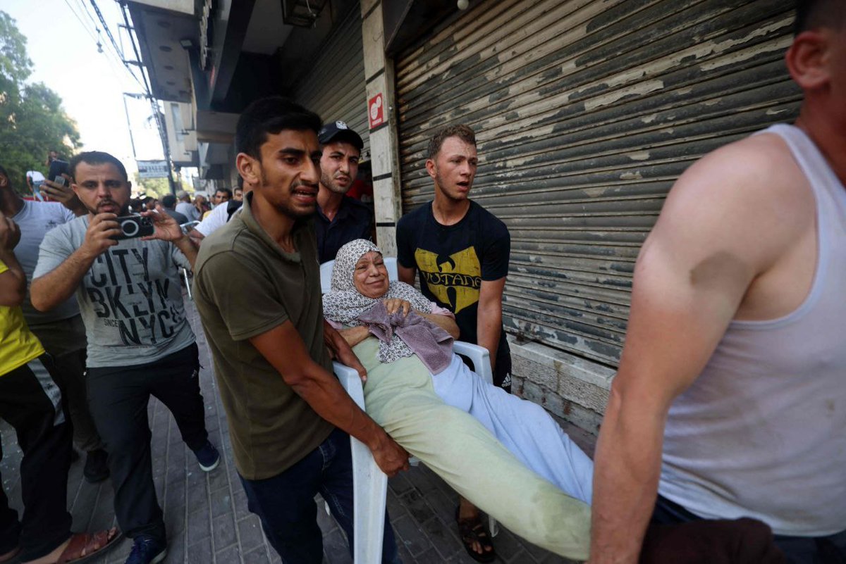 NahidaHakimi11's tweet photo. فعلاً د فلسطین او د افغانستان وضعیت یوشان دﻱ پر هغوی باندې صهیونیستی رژیم او پر موږ پنجاب داسې حالت راوستلی.
یادونه: دا ټول د آمریکا په مالی او سیاسی ملاتړ سره ترسره کیږﻱ.
#Down_with_America
#StopPAKinterfere https://t.co/lx1N42nYE5