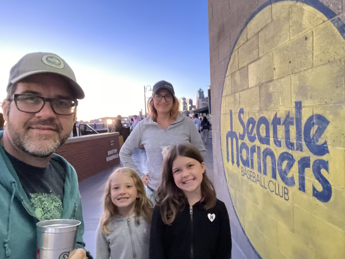 Hunter Weeks tweet media