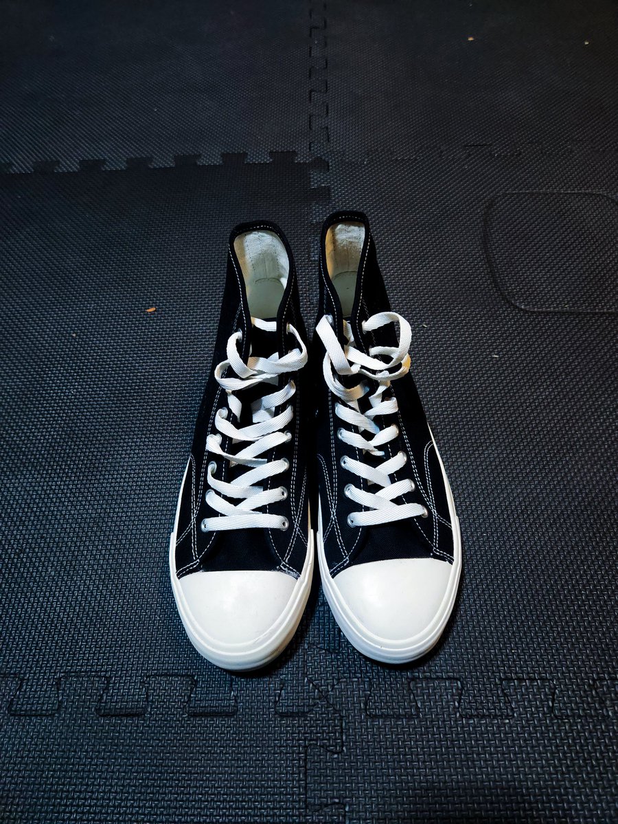 naaIngaIlla's tweet photo. failed in < 3 hrs. new low 🥹

but also new kicks ❤️ https://t.co/5bd8Y4gfNM