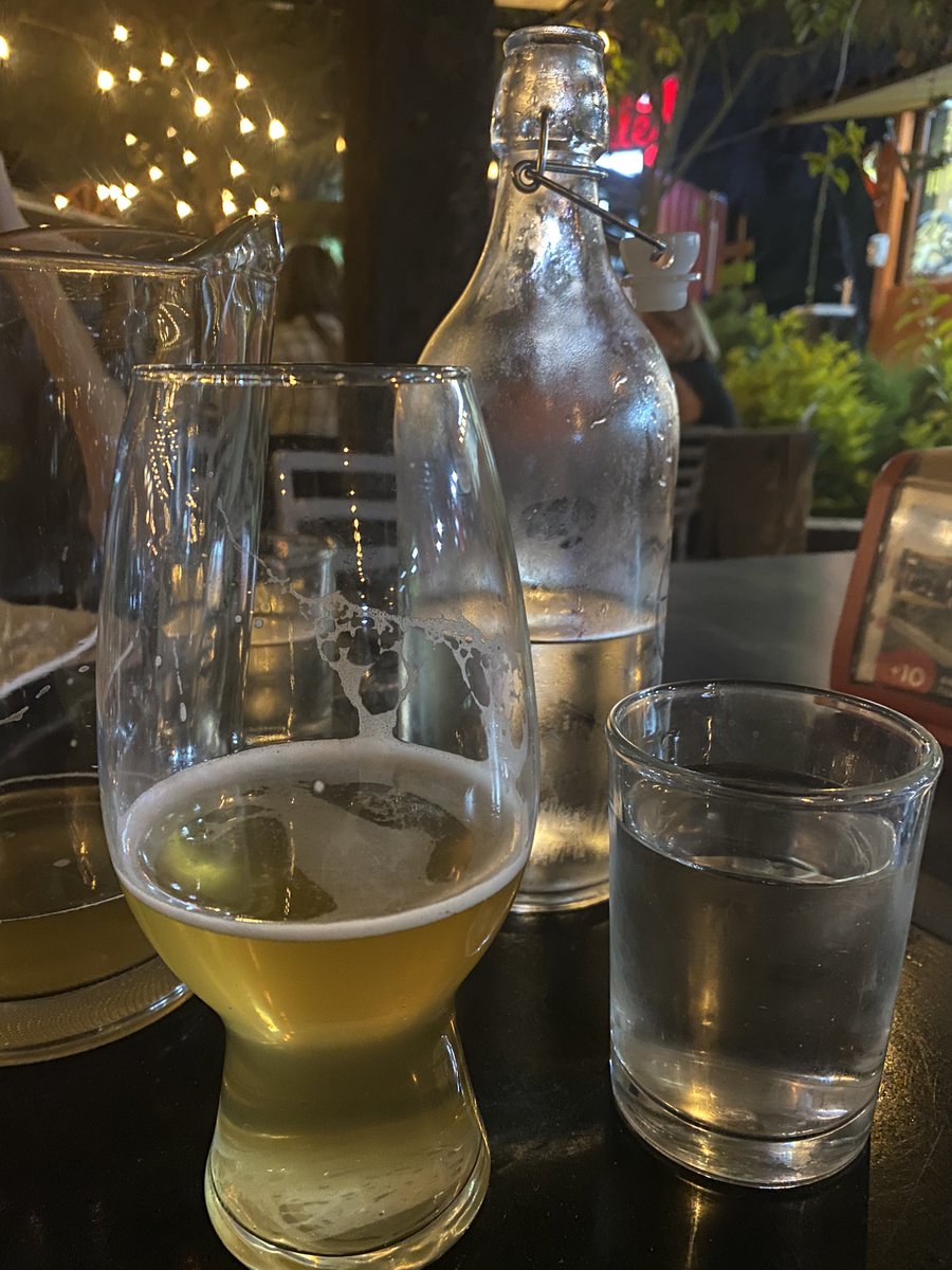 raloindi's tweet photo. Festejando #BeerDay con un #consumoresponsable #asidefacil intercala agua con tus bebidas 💡🧠 #orgulloModelo Hoy tenemos muchos motivos para brindar ✨🍺💛 #SanLuisPotosí #Zacatecas https://t.co/ylaC6edTqv