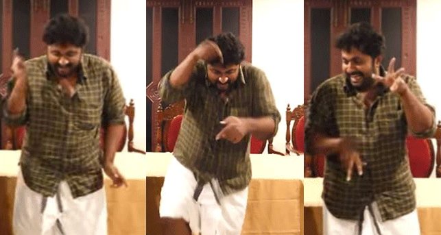 DNavakerala's tweet photo. ദേവദൂതര് പാടി എന്ന ഗാനത്തിനൊപ്പം ചുവടുകളുമായി ധ്യാന് ശ്രീനിവാസനും
https://t.co/1qoDUrukKR
#Devadootharpadi #Chackochan #DhyanSreenivasan
@Dhruvtweetz @r_govardhanam @VREJIKUMAR https://t.co/scsjUOkUsF