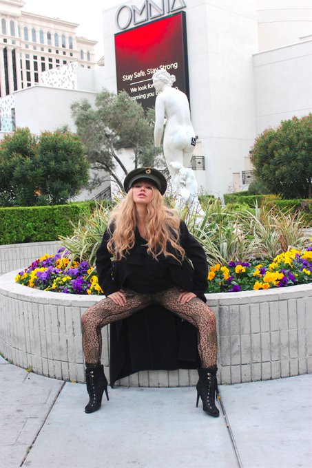 &ldquo;Be yourself; everyone else is already taken.&rdquo;― Oscar Wilde #nadeeavolianova #badbarbie https://t.co<a href="/tag/badbarbie"class="tags"><span>#badbarbie</span></a><a href="/tag/nadeeavolianova"class="tags"><span>#nadeeavolianova</span></a>