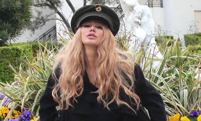 &ldquo;Be yourself; everyone else is already taken.&rdquo;― Oscar Wilde #nadeeavolianova #badbarbie https://t.co<a href="/tag/badbarbie"class="tags"><span>#badbarbie</span></a><a href="/tag/nadeeavolianova"class="tags"><span>#nadeeavolianova</span></a>