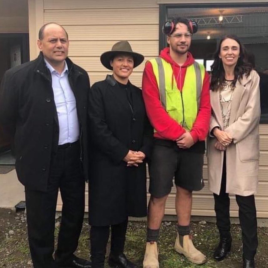 LabourMaoriNZ's tweet photo. 🦺 #TARGETSMASHED Just 3yrs on from this launch pic &amp; Mana in Mahi has exceeded its aim of giving 4000 job seekers the confidence &amp; skills to kick-start their careers, backing 5,000 into long-term work instead - 44% of those #Māori or Pacifica! https://t.co/Jf3HoEpjQ0 #nzpol https://t.co/VYQU5iqttF