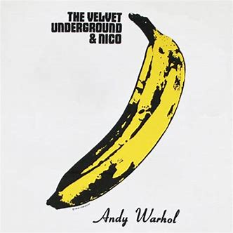 bibliofilie's tweet photo. Geboortedag Andy Warhol (1928-1987), die zich met veel kunstvormen bezighield, maar het meest beroemd werd als een van de kunstenaars die popart groot maakte. Hij maakte onder meer iconische platenhoezen. Van hem is de uitspraak dat in de toekomst iedereen 15 minuten beroemd is. https://t.co/Ovq9XE8ntG