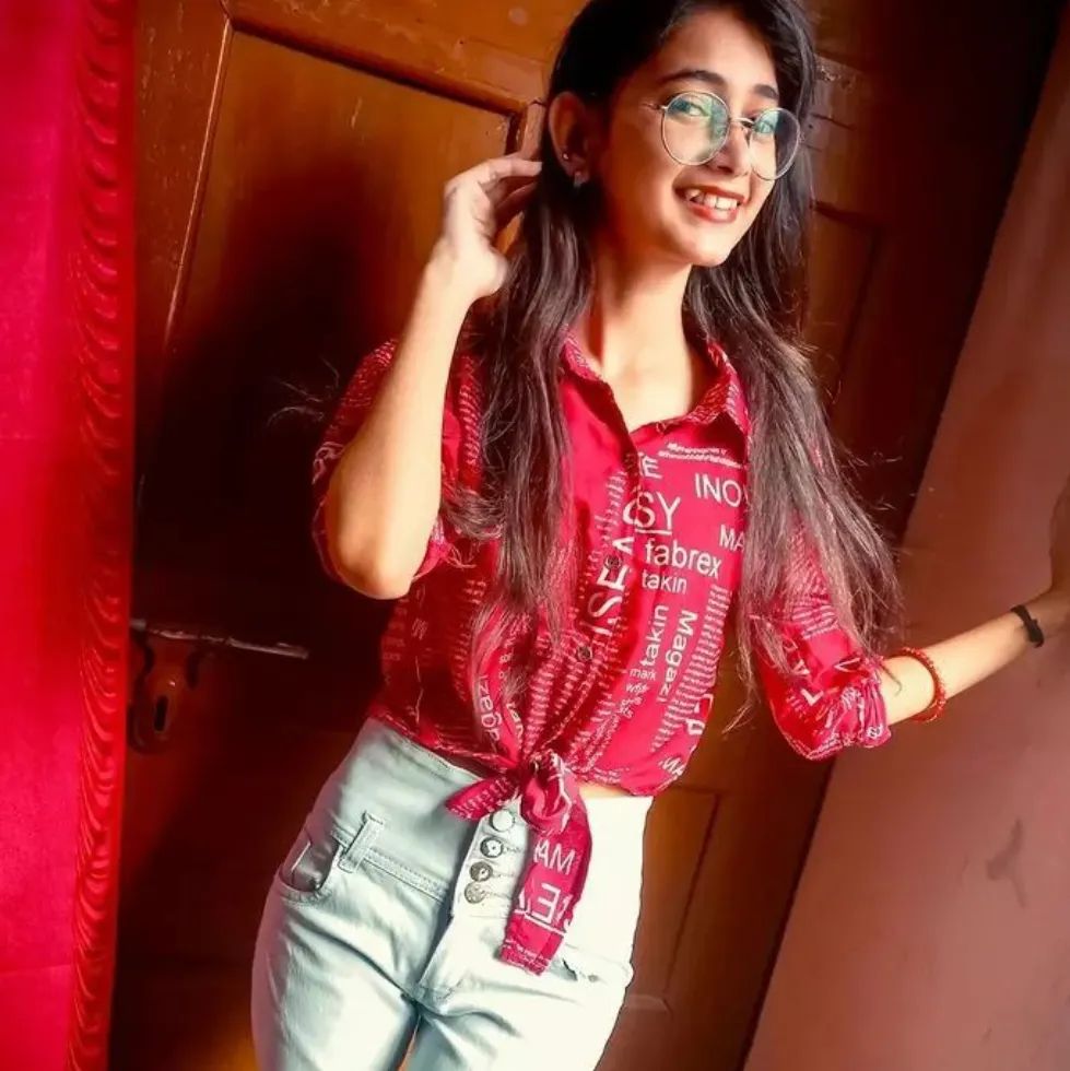 Unique Girls tweet media