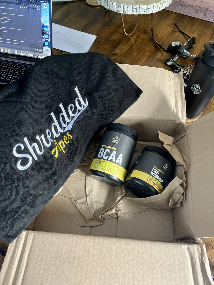 DPT_53's tweet photo. @kryptonomie Wayyyy more fun w web3 Merch πͺπ» #paywithwhey #shredstore @ShreddedApes https://t.co/xkLDuqOnxB