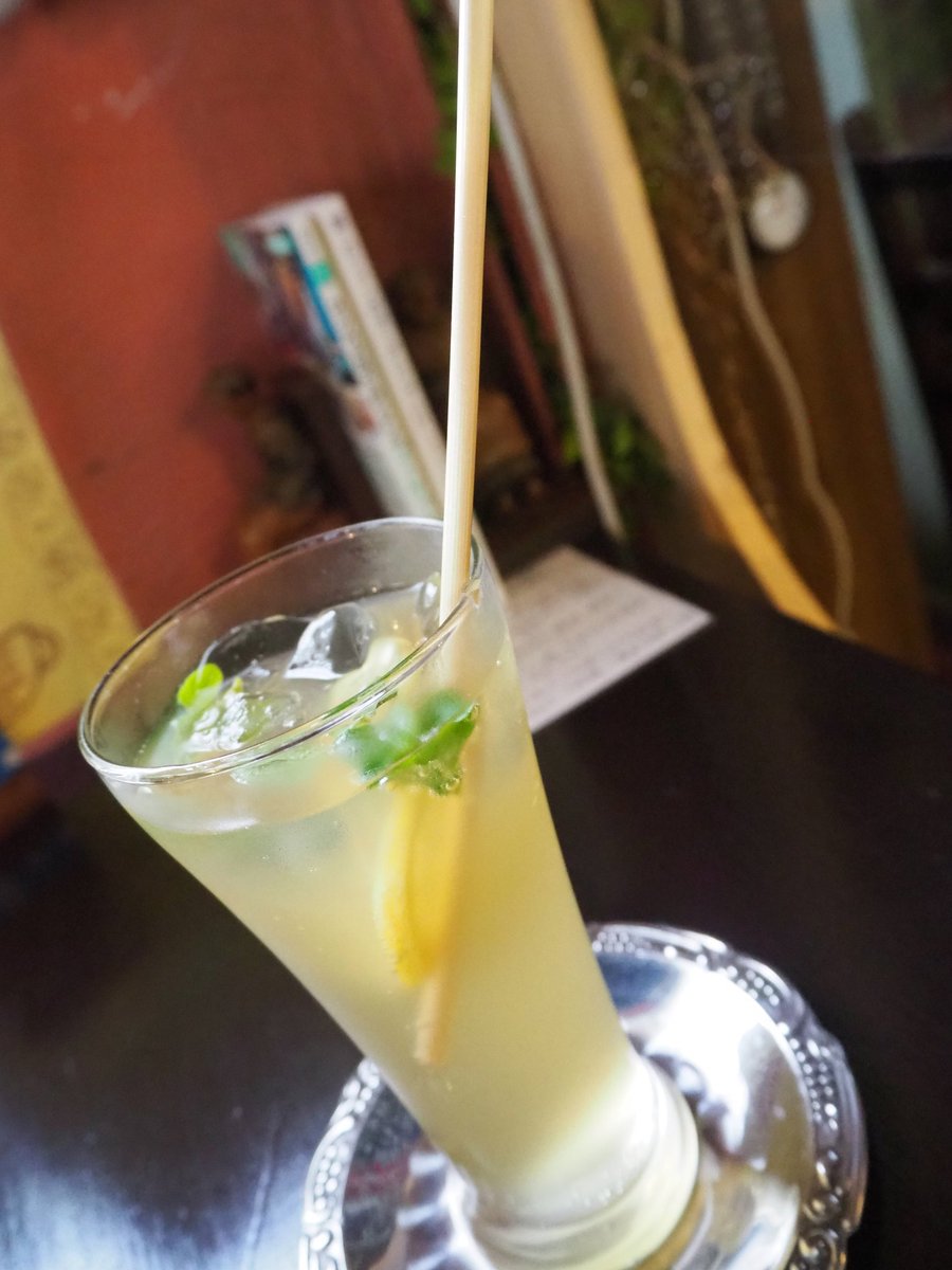 usagibaka's tweet photo. 今日はのんびり2杯目( ´•ᴗ•ก)
2杯目はマヌカハニースカッシュ🐝
#makoカスタム
#さにむウィッグ
#emptyegg https://t.co/X0HxZ7jrI9