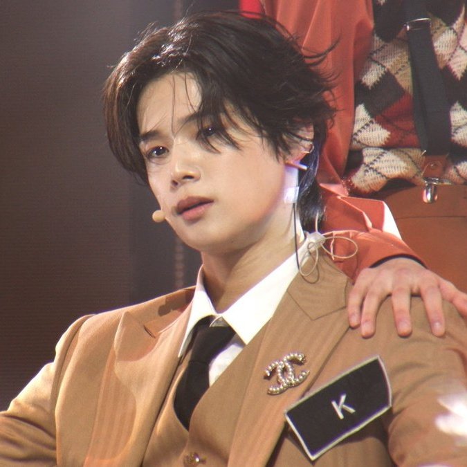 DAniky0u_'s tweet photo. Pdogg to K: "An entirely different person depending on the song's concept. I think you're a master of concepts"
#andAUDITION @and_audition https://t.co/m9mPzlRVyT