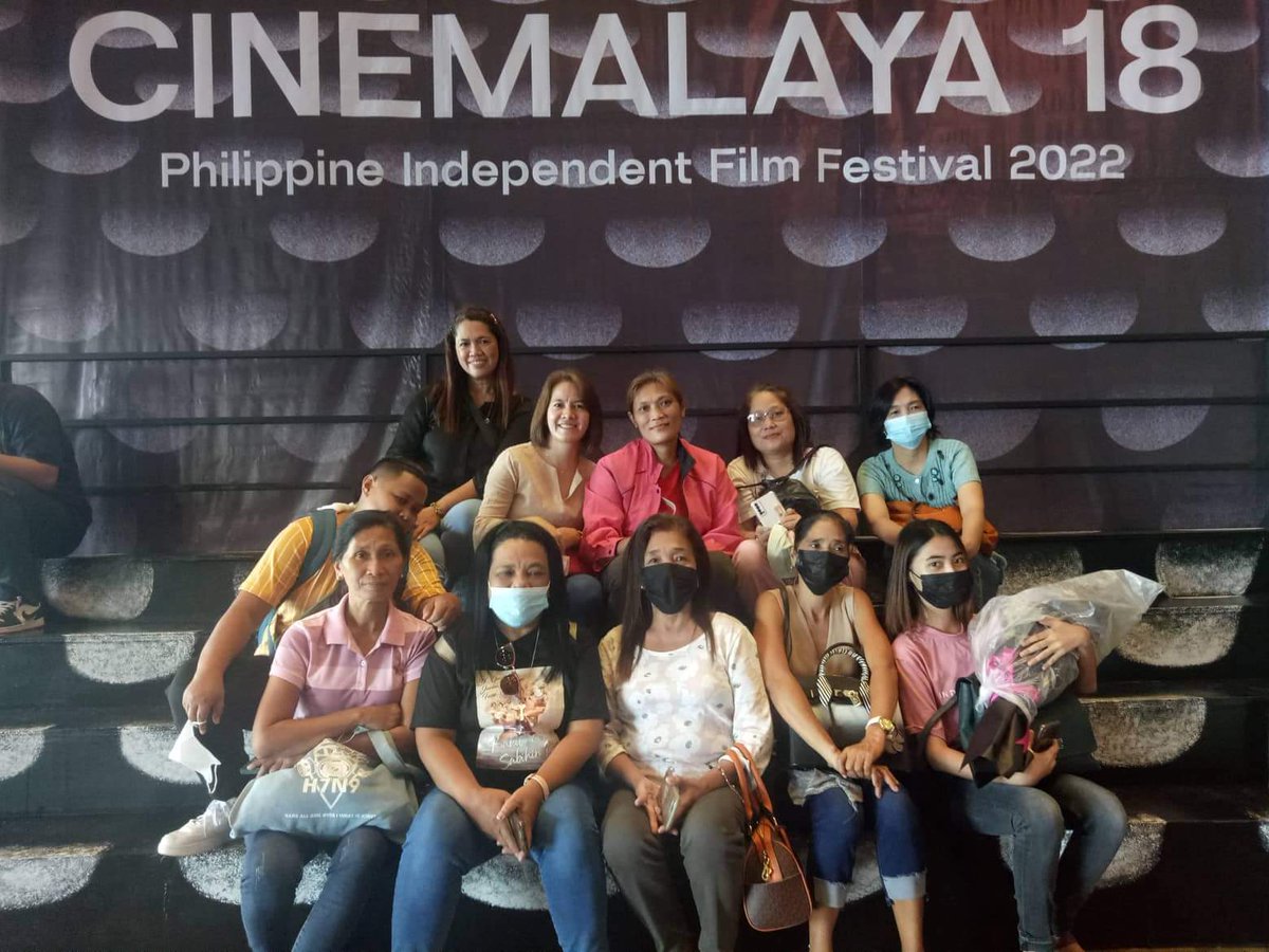 Gandakate3's tweet photo. Cinemalaya18 Gala Night @solidpaunine1 @DOjaninefans joint together for support to our idol 
@janinegutierrez @akosijcdeberat direk @RealFlorido producer JonVerzosa

#Cinemalaya18GalaNight
#BakitDiMoSabihin https://t.co/JM4wUEdjxf