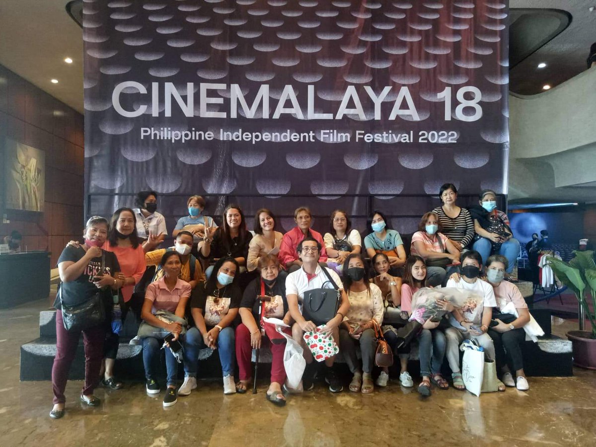 Gandakate3's tweet photo. Cinemalaya18 Gala Night @solidpaunine1 @DOjaninefans joint together for support to our idol 
@janinegutierrez @akosijcdeberat direk @RealFlorido producer JonVerzosa

#Cinemalaya18GalaNight
#BakitDiMoSabihin https://t.co/JM4wUEdjxf