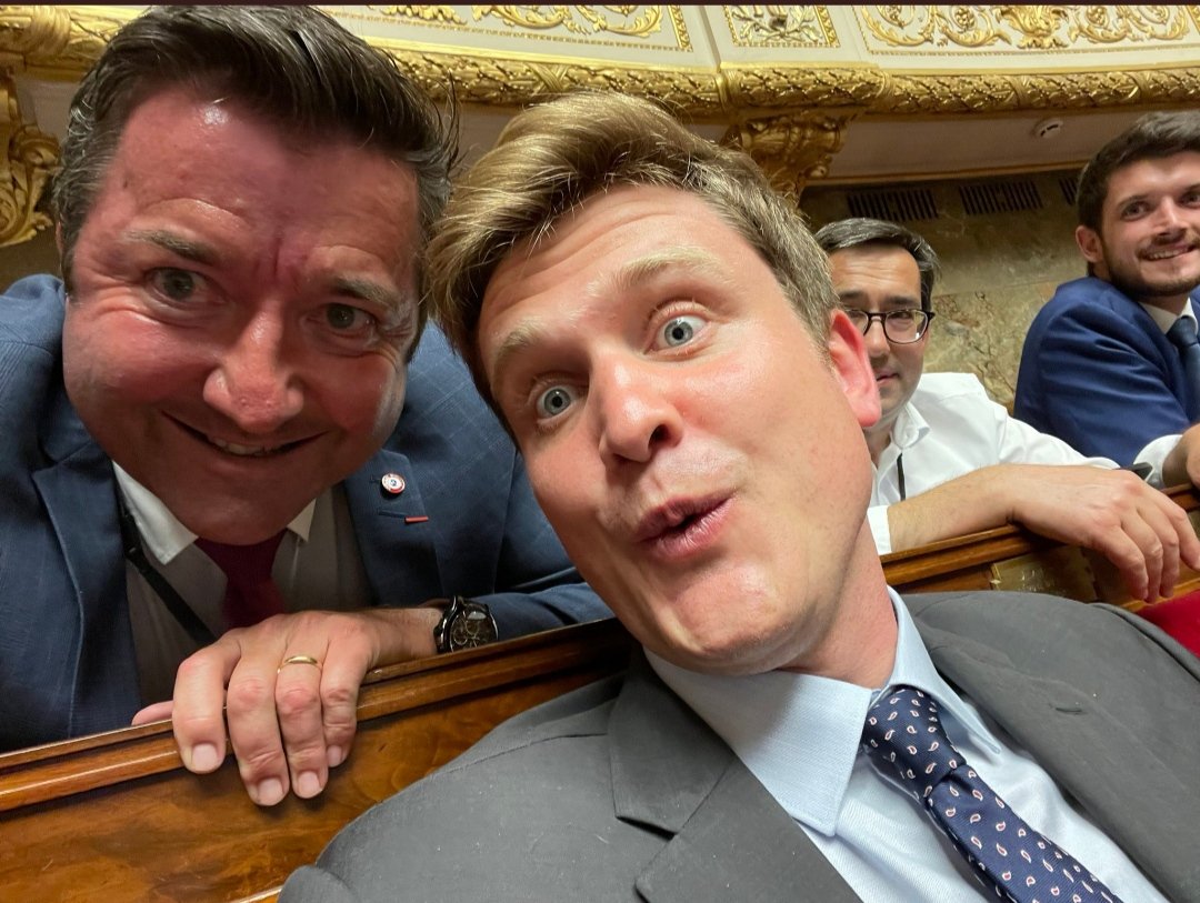 Lolo19699877's tweet photo. @KARLOLIVE @GDarmanin Et toi tu cracher sur tout le monde. ...peut être l'alcool ... https://t.co/Fa36JkRrjK