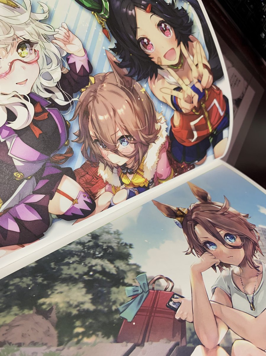 【新刊①刷り上がり情報📕】
お昼にこんにちはです。C100新刊『タキオンさんはコミケに来ちゃダメです!』が無事刷り上がりまして、現物が手元に届きましたのでご紹介します。58Pらしい分厚さで記念の500円なので思い出にどうぞ🌸通販予約も既に沢山頂き本当に助かります😭https://t.co/CzJCj4Vru7 