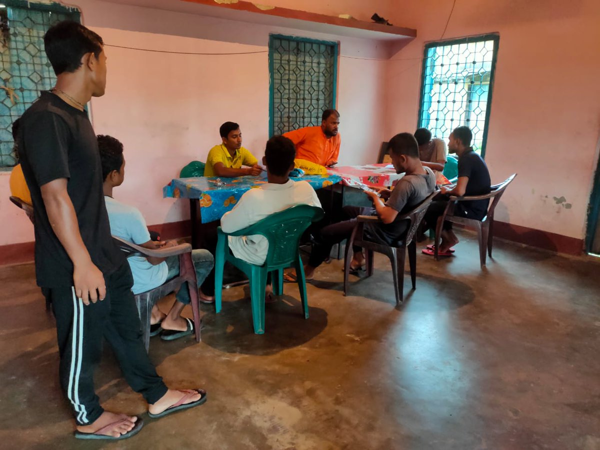 NDhubri's tweet photo. Photo session with youth club leaders and members during Intensive Youth Club Development Campaign (IYCDC 2022) and Har Ghar Tiranga Campaign in Hatidhura Dev. Block Under NYK, Dhubri. 

#YCDC #youthclub #AzadiKaAmritMahotsav #HarGharTiranga #NYKDhubri

@Nyksindia @YASMinistry https://t.co/StEuc2IMes