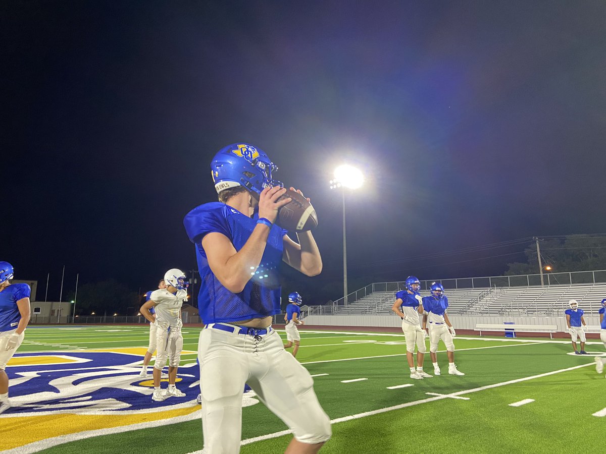 LarissaLiska's tweet photo. Itโs MIDNIGHT MADNESS in @OdemAthletics as the @OdemOwlFootball team kicked off full contact practice! ๐ @KRIS6sports @OeisdO https://t.co/2RWtZTG9WY