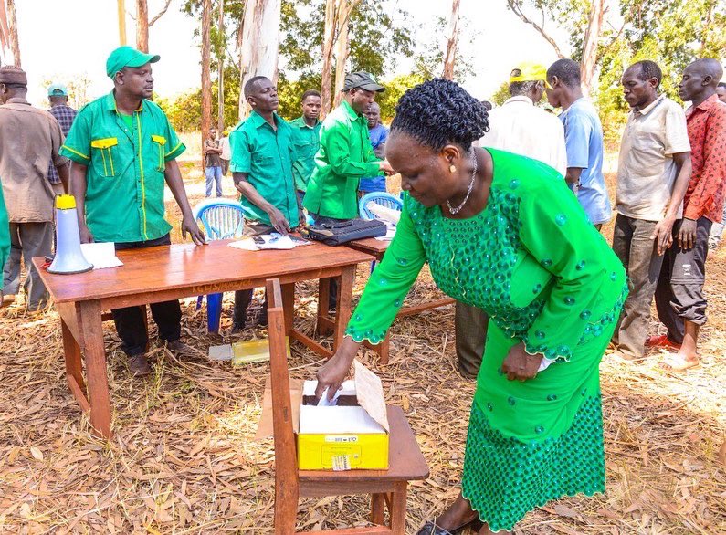 PNdalichako's tweet photo. Nimeshiriki katika uchaguzi wa kuchagua viongozi wa chama cha Mapinduzi  Kata ya Kigondo, Wilayani Kasulu Mkoa Kigoma. 

Chama imara, kazi zinaendelea. 

@ccm_tanzania https://t.co/NXogwCuEev