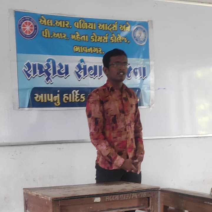 NSSVAMCC15's tweet photo. હર ઘર તિરંગા કાર્યક્રમ અંતર્ગત એન.એસ.એસ. ના યુનિટ દ્વારા તા.૦૬/૦૮/૨૦૨૨ ના રોજ  વકૃત્વ સ્પર્ધા નું આયોજન કરવામાં આવેલ. @nssmkbu @nssgujarat @_NSSIndia @YASMinistry https://t.co/KnwdH8L6Y4