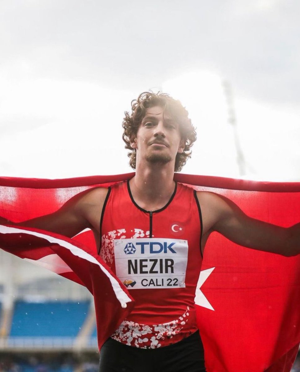 İsmail Nezir U-20 Dünya Şampiyonu🇹🇷

Kolombiya’nın Cali kentinde devam eden U-20 Dünya Atletizm Şampiyonası'nda milli sporcumuz ismail Nezir 400m engellide 48.84'lük derecesiyle Türkiye rekoru kırarak altın madalya kazandı👏🇹🇷