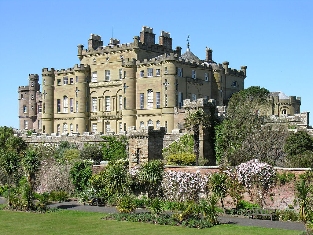 UndisScot's tweet photo. Magnificent Culzean Castle, standing on the Ayrshire Coast overlooking the Firth of Clyde. What you see today is largely the work of David Kennedy, the 10th Earl of Cassalis, and the architect Robert Adam in the years from 1776. More pics and info: https://t.co/63PNAEyMYp https://t.co/KLKIl5x2ha