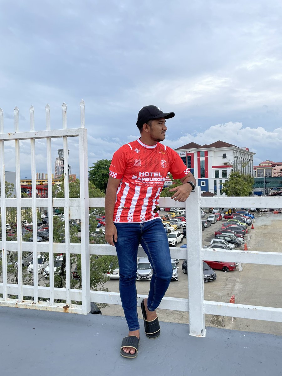 PokwanIwey94's tweet photo. Anok Jati Klate
.
Gomo Klate Gomo
#gomokelategomo #trwfc #Zamburger #sekkitojangepecoh #TRWSelamanya https://t.co/d5VKyhHtX3