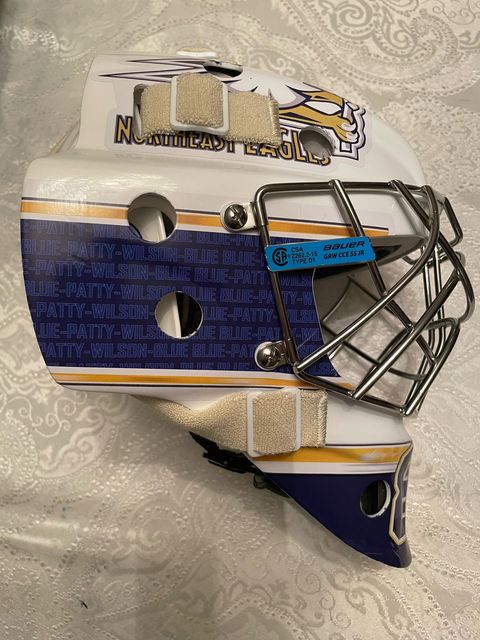customcagesca's tweet photo. CURTIS FARMER , THANKS FOR SHARING WITH US THE FINAL RESULT OF YOUR CUSTOM KIT❗️
#hockey #hockeylife #hockeygoalie #hockeygoalies #hockeygear #hockeyhelmet #icehockeygoalie  #goalies #goaliegear #goaltenders #goalielife #goaliehelmet #goaliemask #customgoaliemask #customcages https://t.co/SqVvjoVxeI