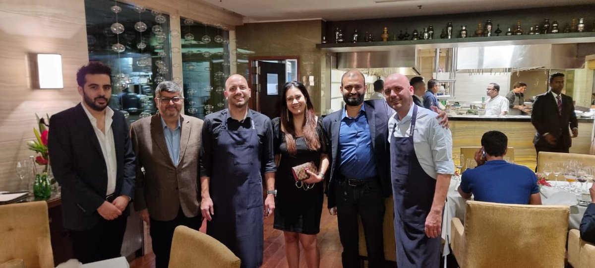 BarthakurAmrita's tweet photo. Amazing amazing experience! @MathiasSuhring @TSuhring!!!! Thanks so much @virsanghvi @RaajSanghvi for making this happen! @AshLilani @VJSambamurthi @_varunengineer https://t.co/Gf3206fhPz