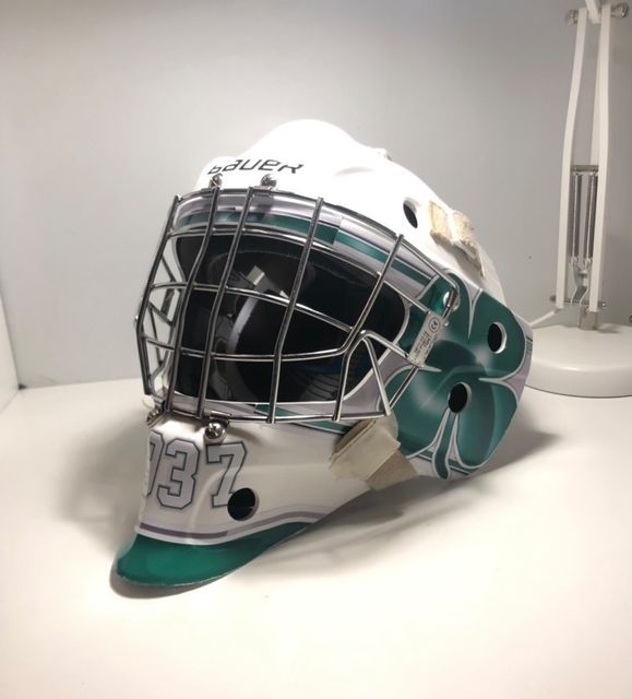 customcagesca's tweet photo. LEO FERRER , THANKS FOR SHARING WITH US THE FINAL RESULT OF YOUR CUSTOM KIT ❗️
#hockey #hockeylife #hockeygoalie #hockeygoalies #hockeygear #hockeyhelmet #icehockeygoalie #goalies #goaliegear #goaltenders #goalielife #goaliehelmet #goaliemask #customgoaliemask #customcages https://t.co/sSTwmonhdP