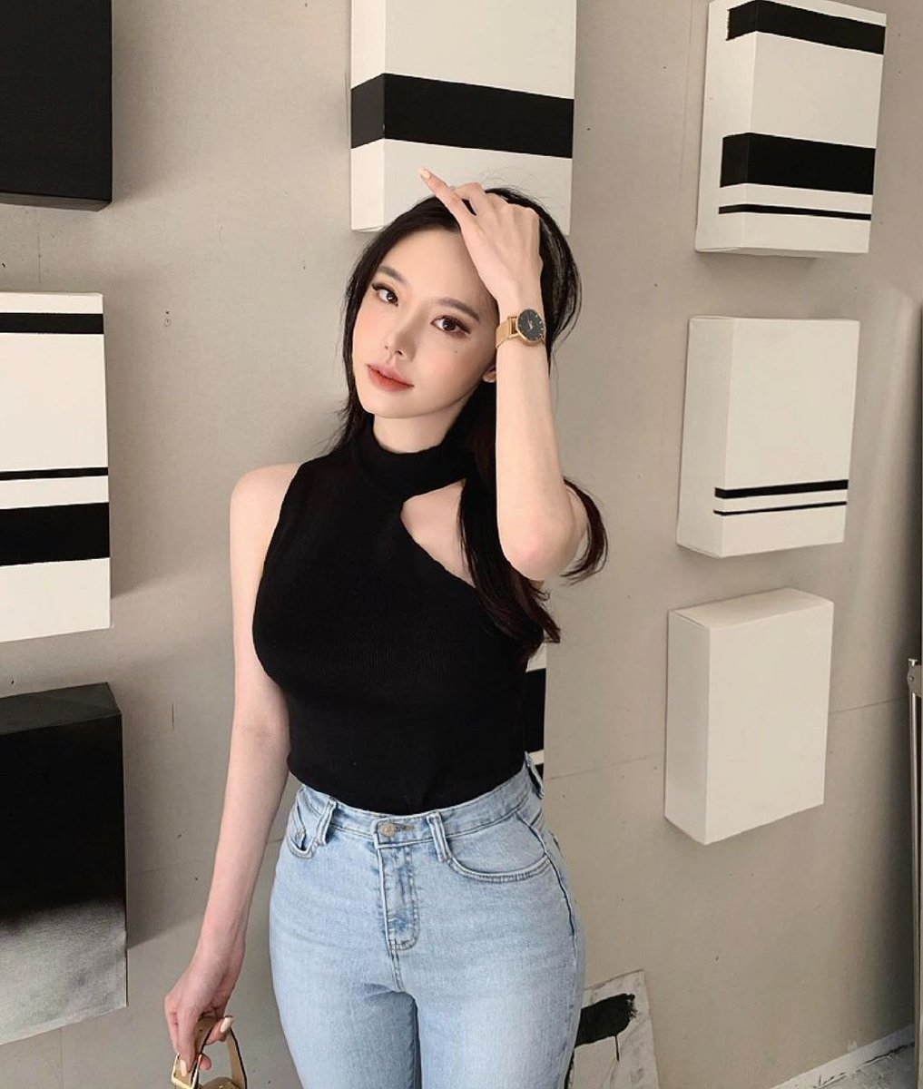 혼자 집에있어요 찾아오실분 있어요?
#일탈  #맘눌뎀  #섹트