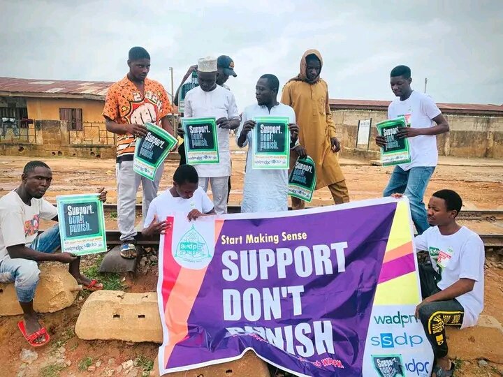 SsdpAbuZaria's tweet image. SSDP ABU Zaria held a sensitization walk within Samaru community on 31st July as part of the Support Don&apos;t Push Campaign. 

Pictures from the event below

#Support_Dont_Punish 
#StartMakingSense
#SSDP