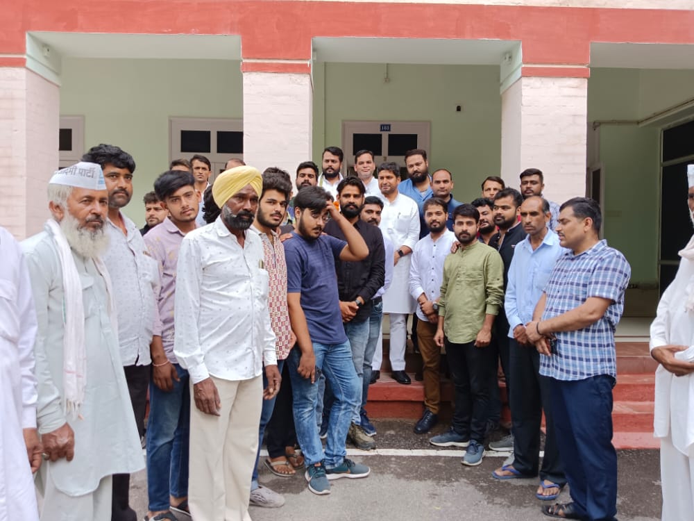 बीकानेर सर्किट हाउस पहुंचे प्रदेश चुनाव प्रभारी @vinaymishra_aap जी।