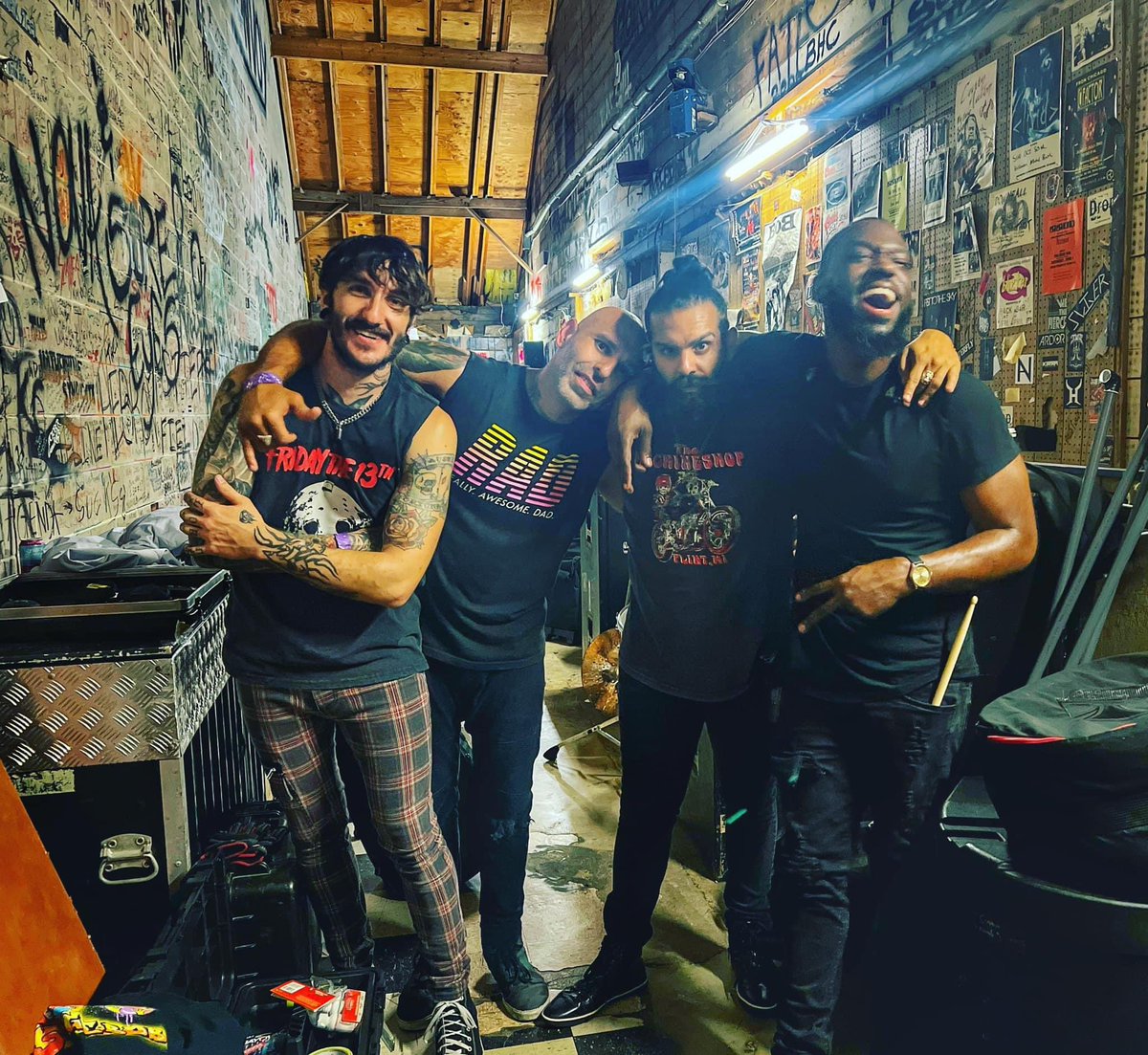 WEareOTHERWISE's tweet photo. The Wise Guyz are back together!!!! First shot of the tour slapped HARD AF!!!! Lets goooo!!! Brat Fest tmrw in Sheboygan!!!! We love you WISEConsin!!!
#RockNRoll #LifeByMusic #Tour #Vegas #OTHERWISE https://t.co/cYtdlb9jiG