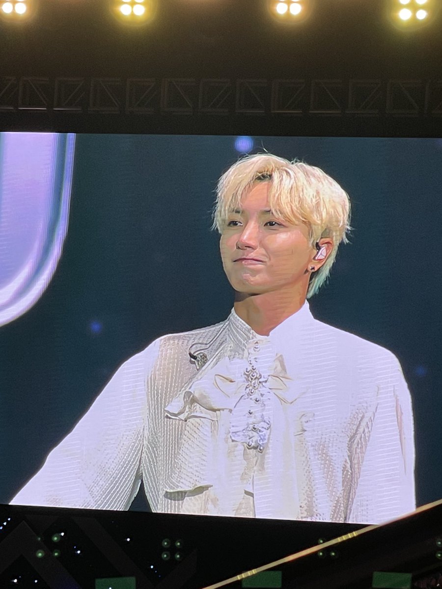 tickyteuk's tweet photo. the best kpop leader, LEETEUK 🤍🙏🏻 https://t.co/8qbYKZek3E