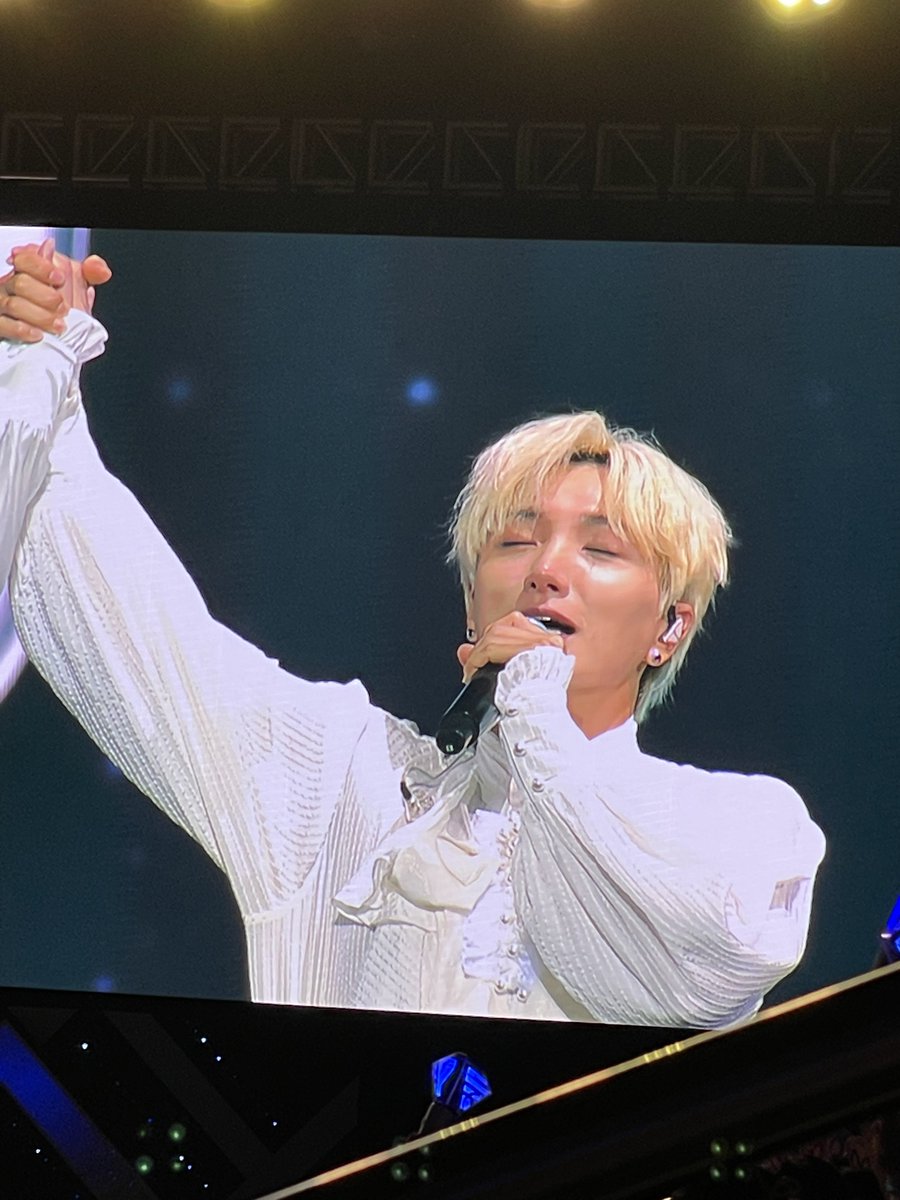 tickyteuk's tweet photo. the best kpop leader, LEETEUK 🤍🙏🏻 https://t.co/8qbYKZek3E