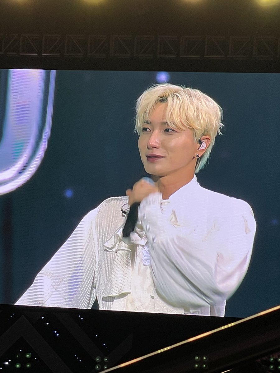 tickyteuk's tweet photo. the best kpop leader, LEETEUK 🤍🙏🏻 https://t.co/8qbYKZek3E