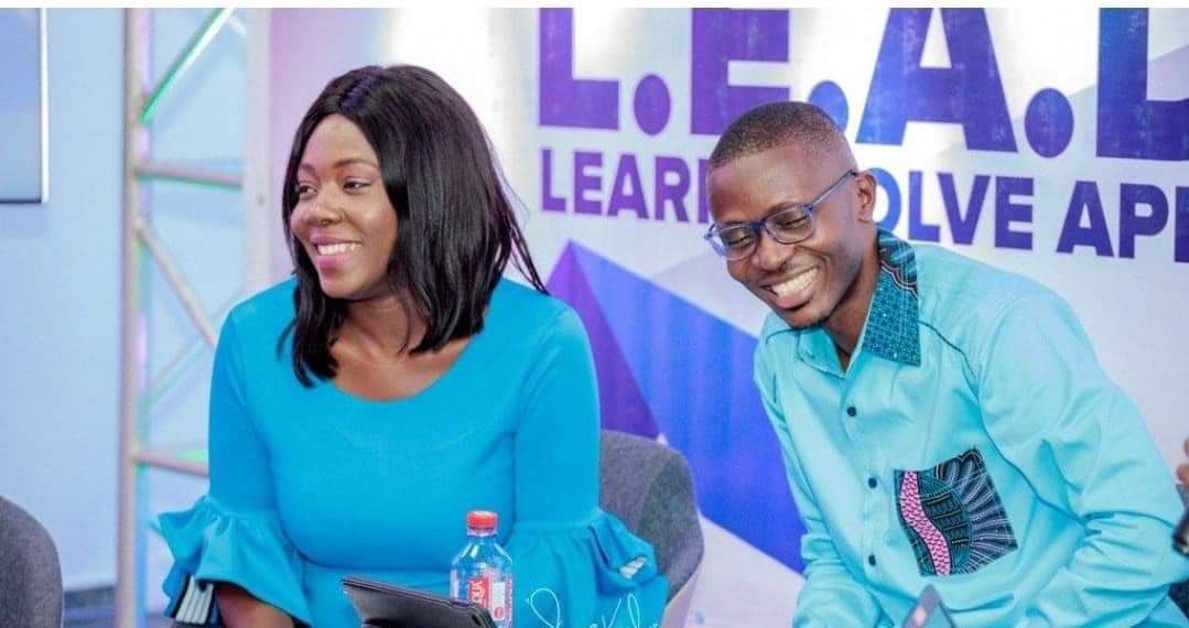 EKHutorwu's tweet photo. #cityFm
#Ghana
#Africa
#Presec
#Legon
#Warwick 
One man I respect soo very much
Bernard may the good Lord strengthen you https://t.co/qAYhAlr6F1